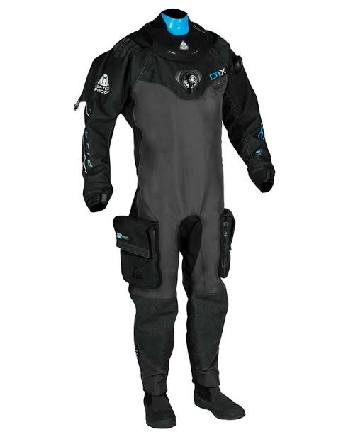 Difference Between Wetsuits and Drysuits. Wetsuits Vs. Drysuits