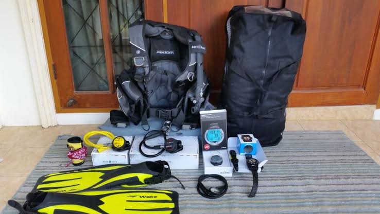 How to travel with dive gear